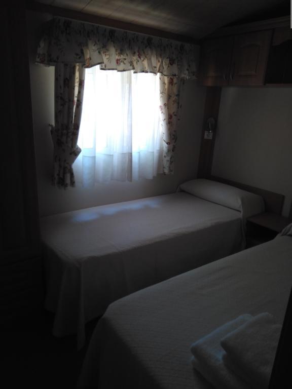Camping Fuentes Blancas Burgos Exterior photo